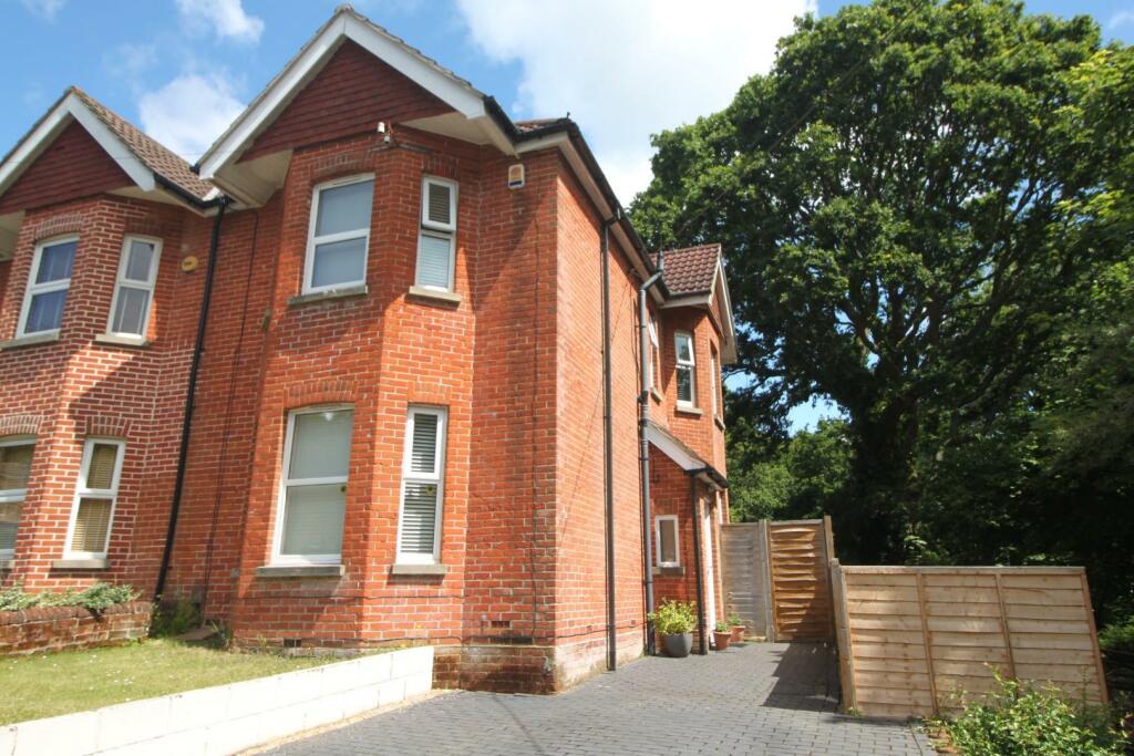 3 bedroom semi-detached house for sale in Woolston Road, Netley Abbey, Southampton, SO31 5FQ, SO31