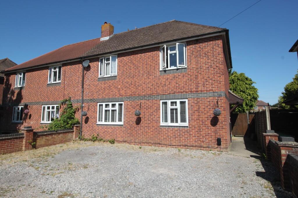Main image of property: Queens View, Netley Abbey, Southampton, SO31 5EE