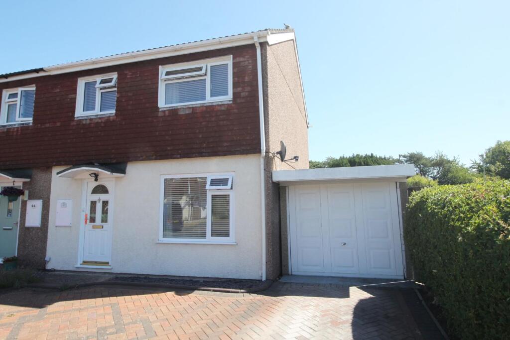 Main image of property: Moore Crescent, Netley Abbey, Southampton