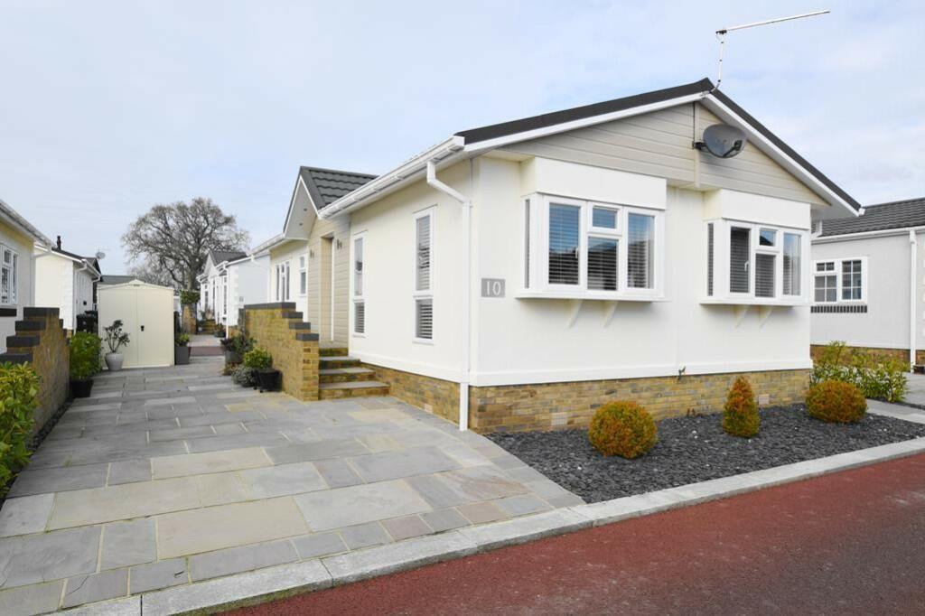 2 bedroom park home for sale in Organford Manor Country Park, Poole, BH16