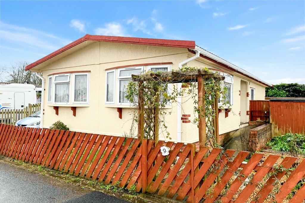 2 bedroom park home for sale in Stillwater Park, Ringwood, Hampshire, BH24