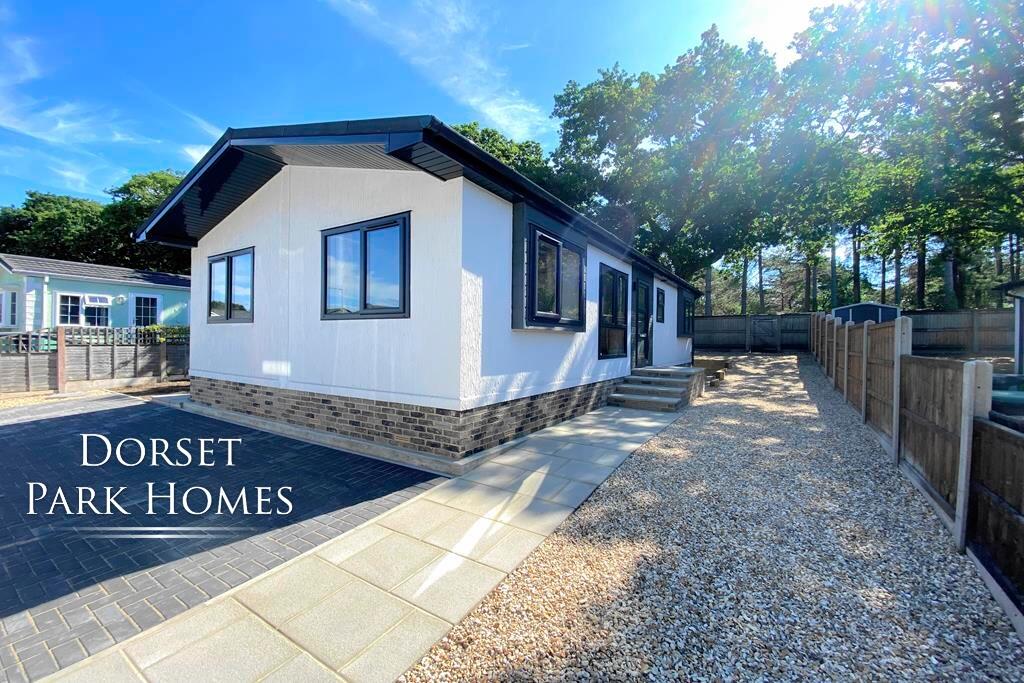 Main image of property: The Avenue, Oaktree Park, St Leonards, Ringwood