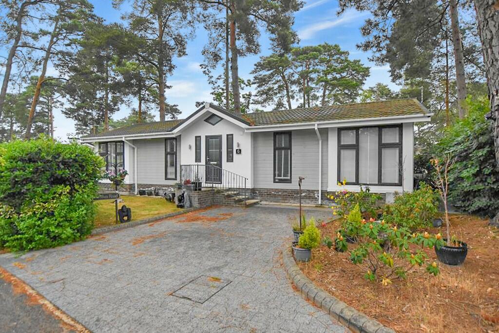 2 bedroom park home for sale in Lone Pine Park, Ferndown, Dorset, BH22