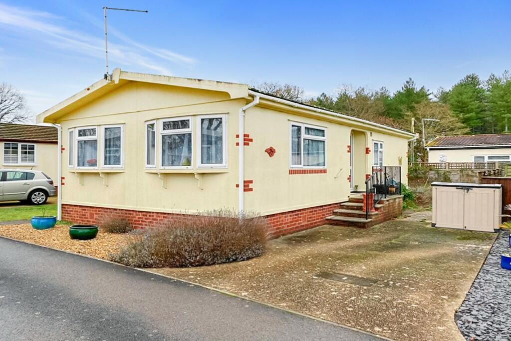 2 bedroom park home for sale in St Leonards, Ringwood, BH24