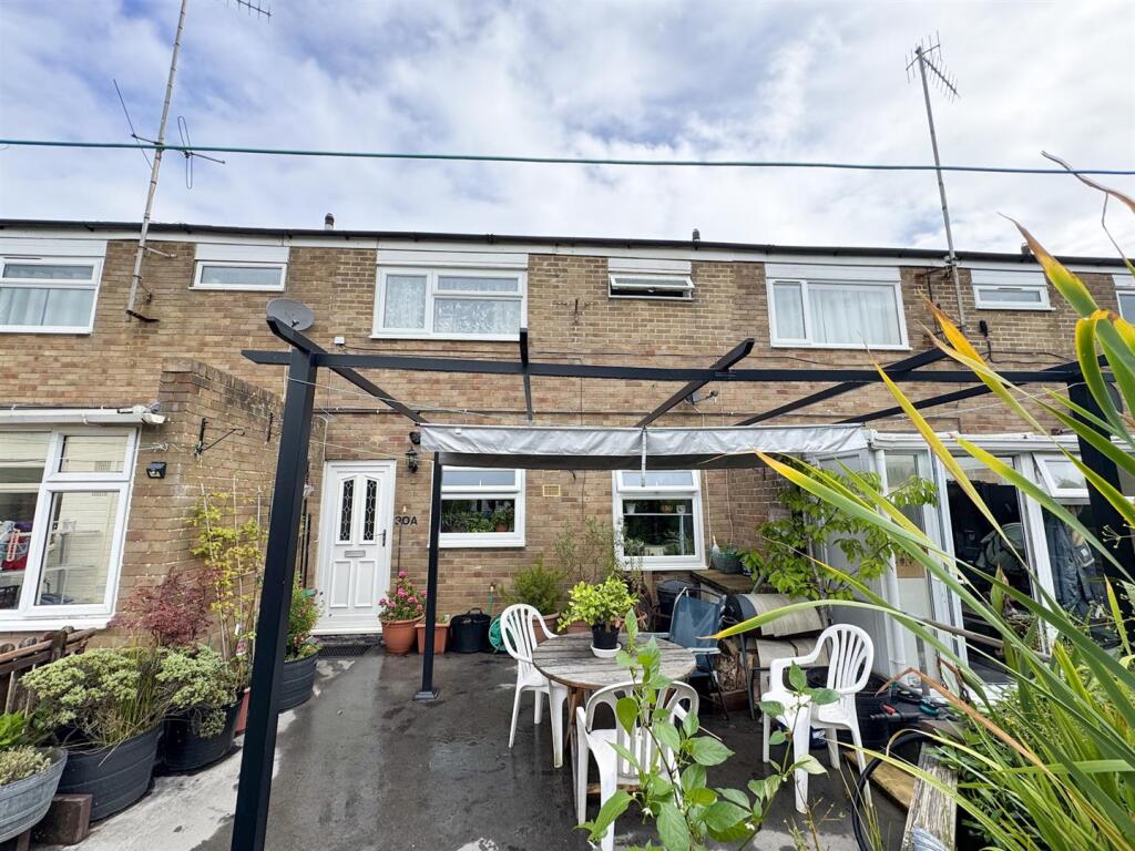 Main image of property: Fernside Avenue, TN38 0UU