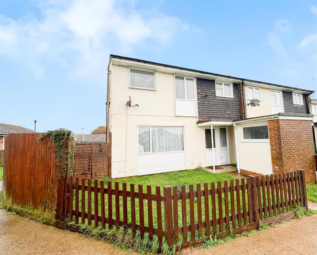 Main image of property: Bristol Road, St. Leonard, TN38 9EN