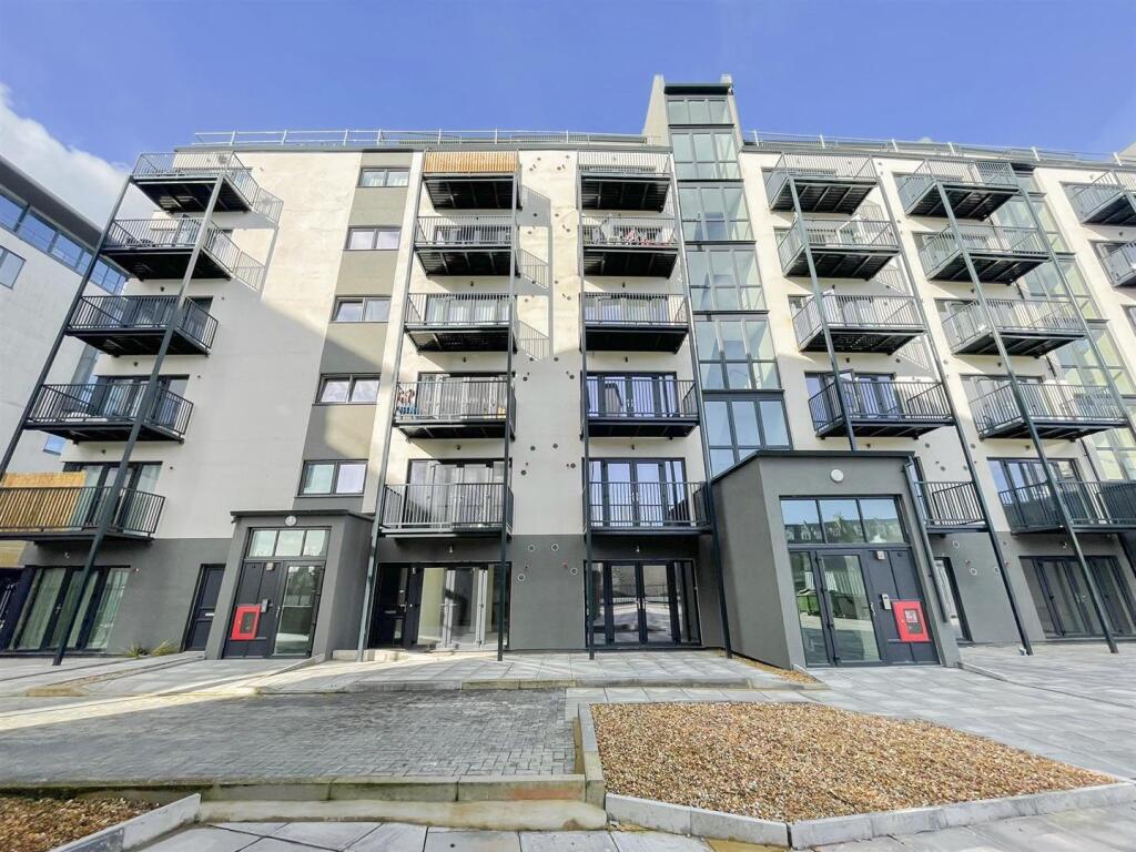 Main image of property: Flat 48, 4 Martin Court, Hastings, TN34 1EF