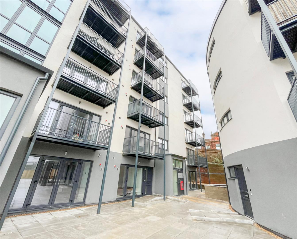 Main image of property: Flat 86, 6 Martin Court, Hastings, TN34 1EF