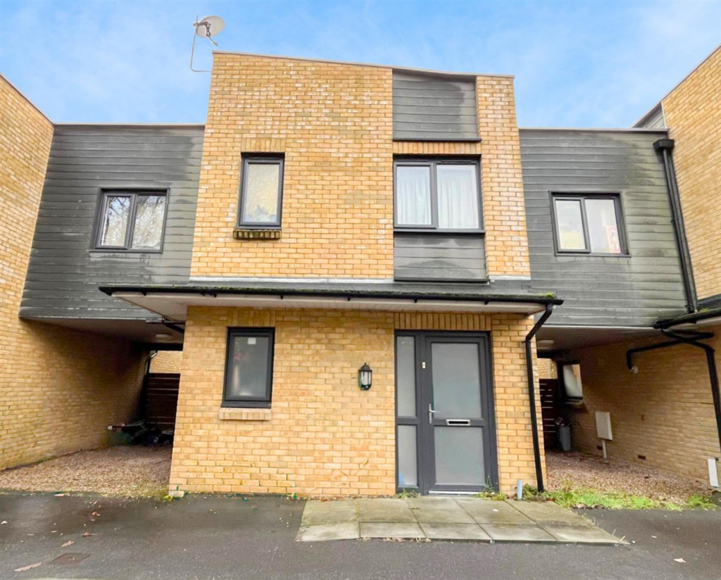 Main image of property: Bishop Avenue, Hastings, TN35 5FE
