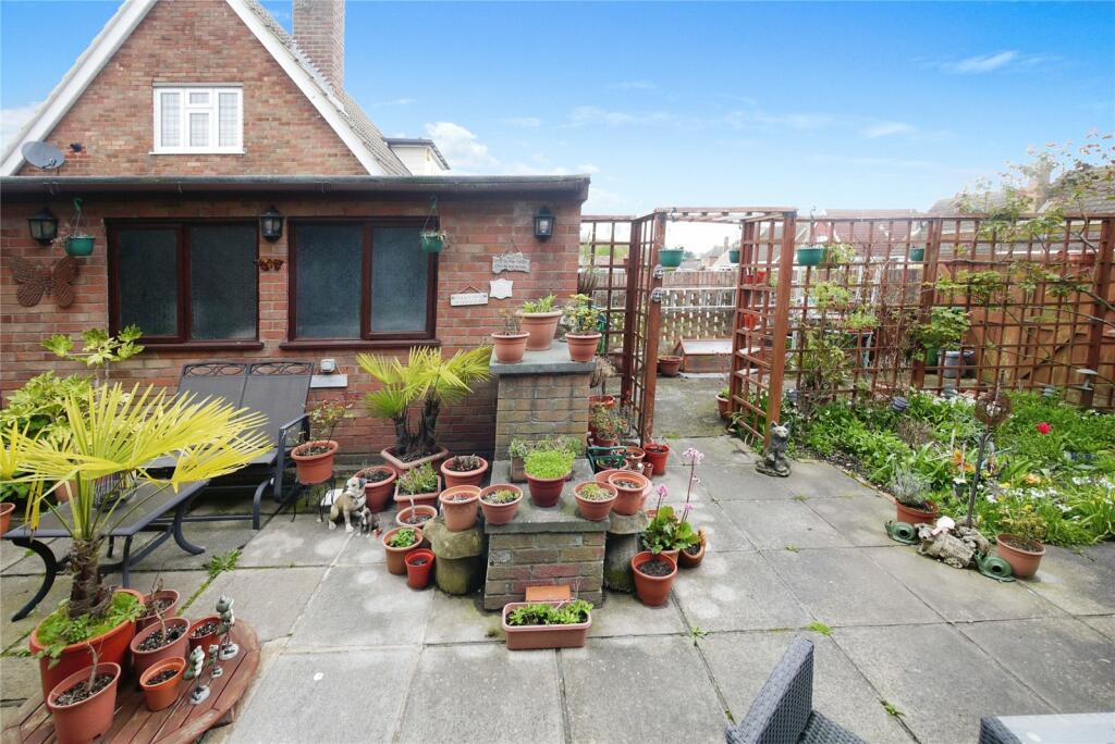 Additional property image - Stocks Lane, Kelvedon Hatch, Brentwood, Essex, CM15