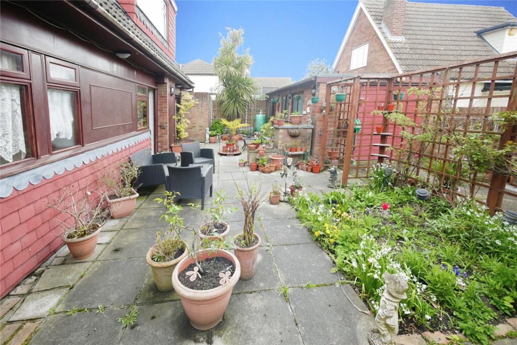 Additional property image - Stocks Lane, Kelvedon Hatch, Brentwood, Essex, CM15