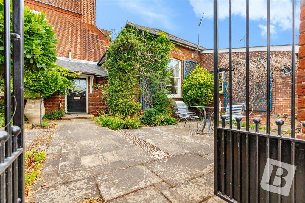 1 bedroom apartment for sale in Coxtie Green Road, Pilgrims Hatch