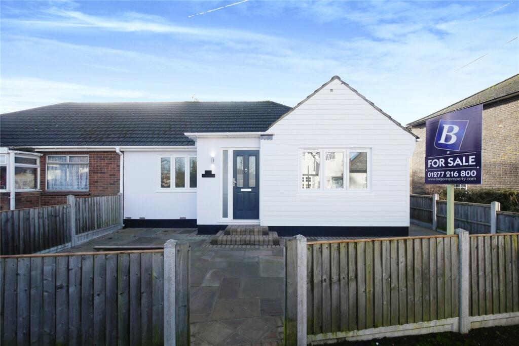 3 bedroom bungalow for sale in Woodman Road, Warley, Brentwood, Essex, CM14