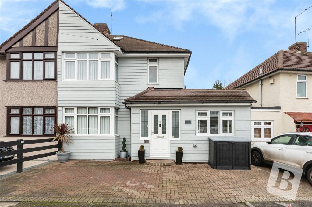 4 bedroom semidetached house for sale in Broomwood Gardens, Pilgrims