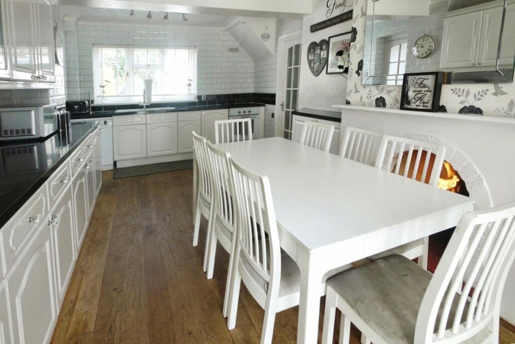 Additional property image - Danes Way, Pilgrims Hatch, Brentwood, Essex, CM15
