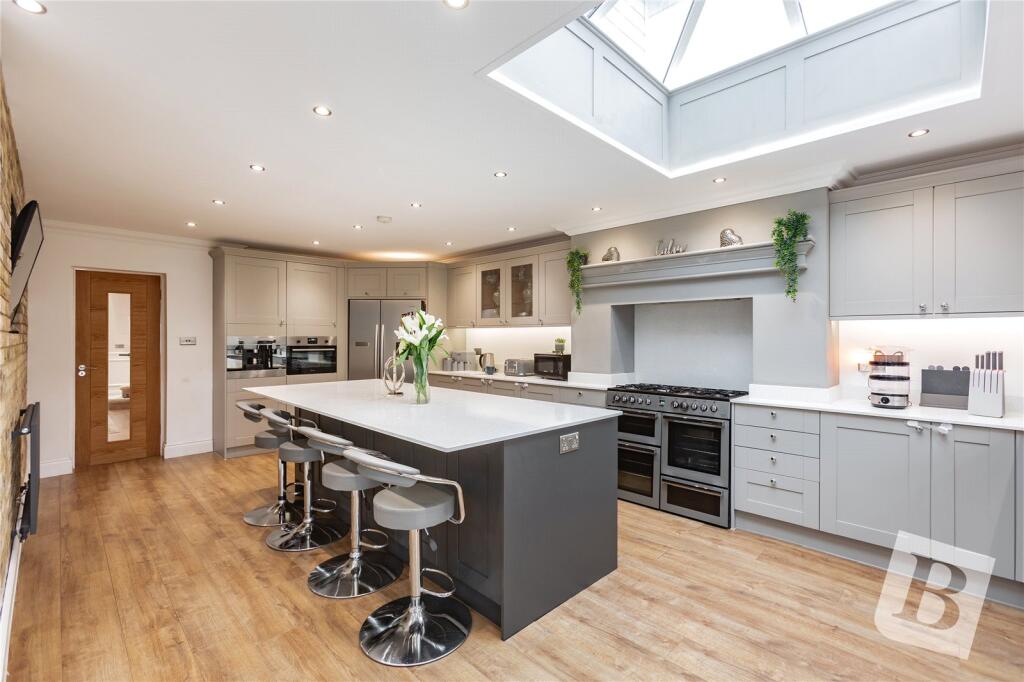 Additional property image - Hatch Road, Pilgrims Hatch, Brentwood, Essex, CM15