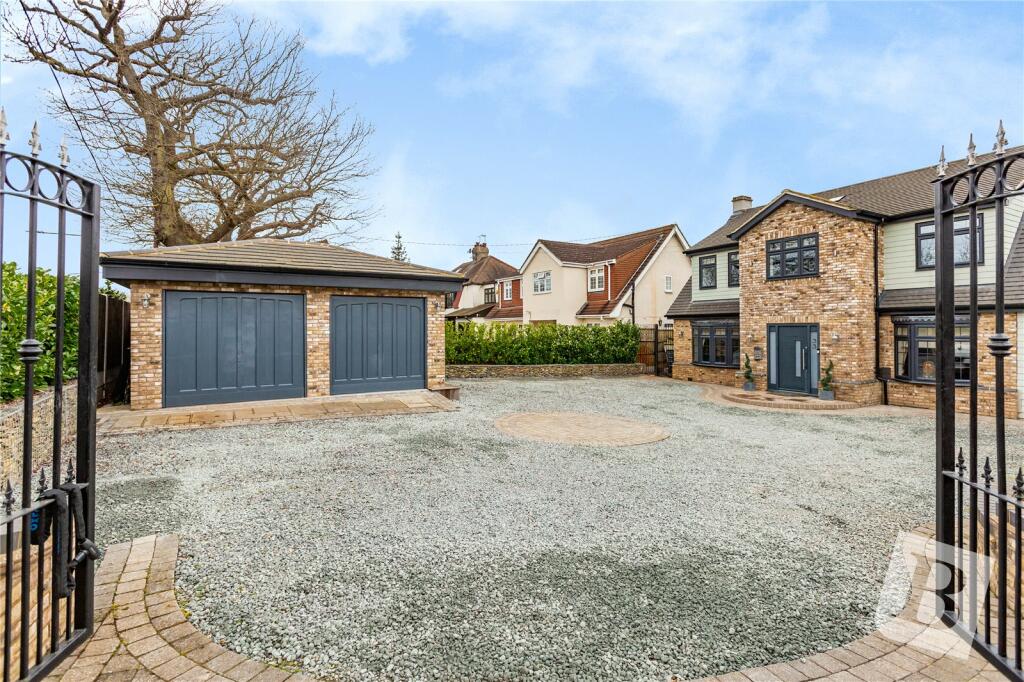 4 bedroom detached house for sale in Nags Head Lane, Brentwood, Essex, CM14
