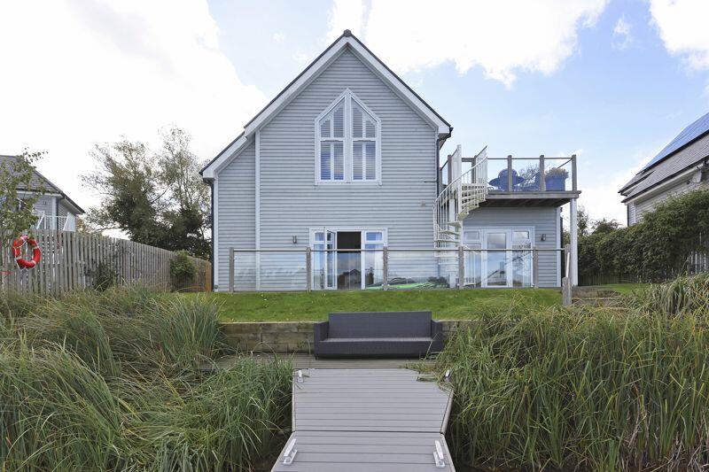 3 bedroom detached house for sale in 35 Summer Lake, Spine Road, South