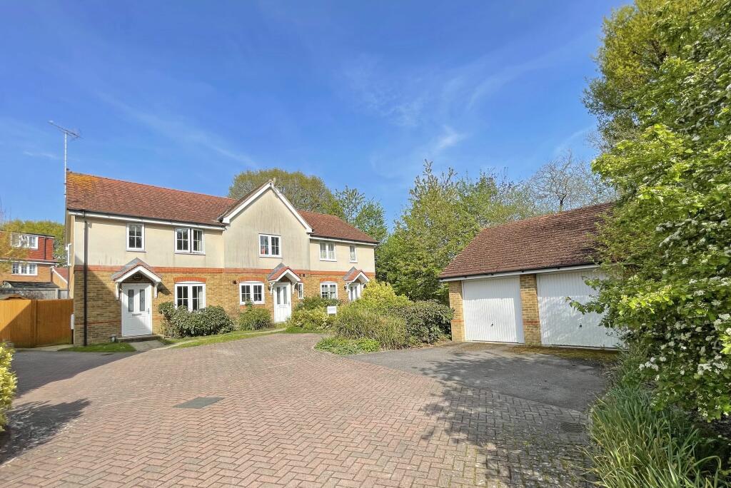 3 bedroom semidetached house for sale in Fox Close, Hassocks, West