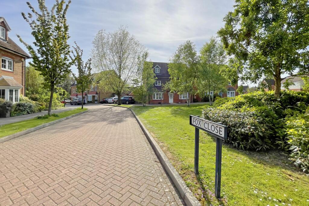 3 bedroom semidetached house for sale in Fox Close, Hassocks, West