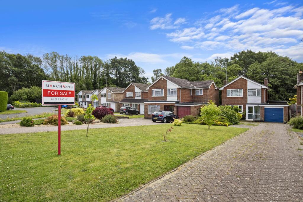 3 bedroom detached house for sale in Shepherds Walk, Hassocks, West