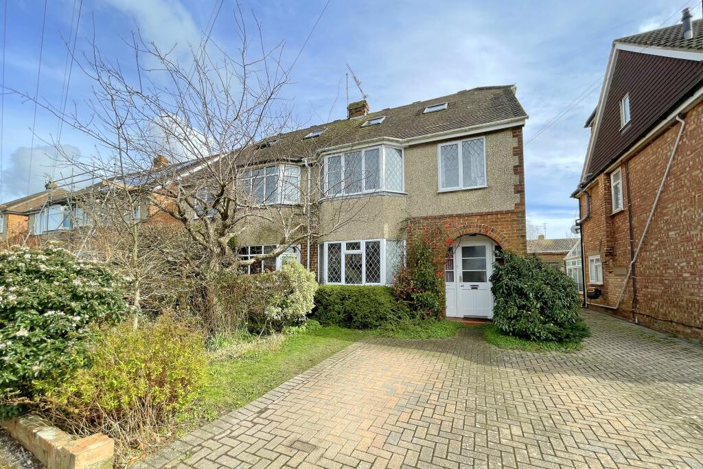5 bedroom semidetached house for sale in Farnham Avenue, Hassocks