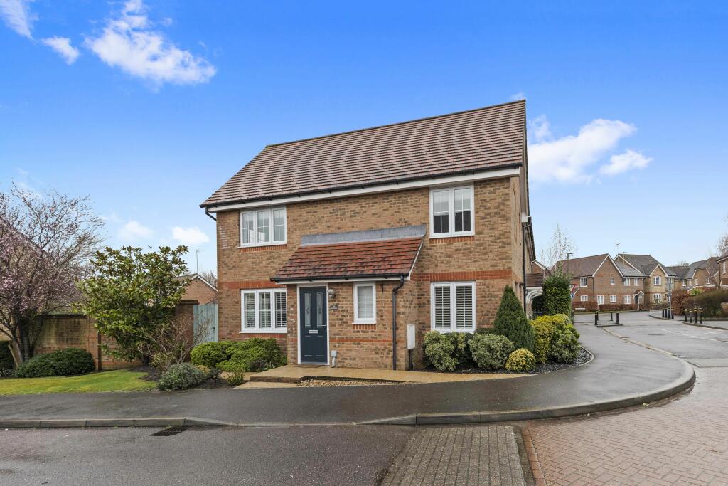 3 bedroom semidetached house for sale in Oak Tree Drive, Hassocks