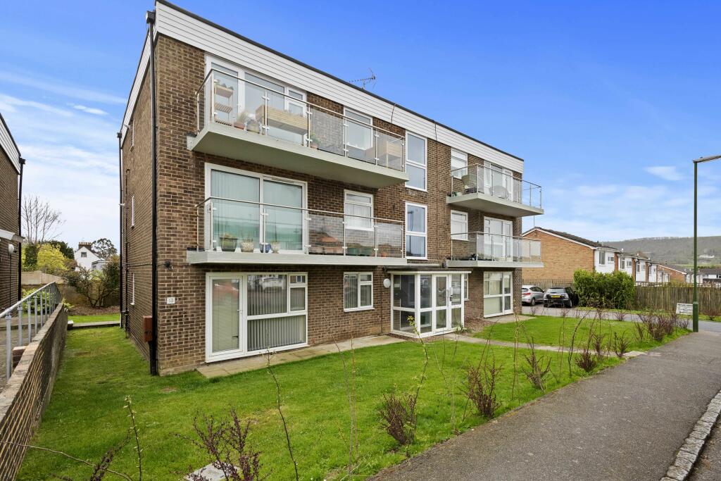2 bedroom flat for sale in St Annes Gardens, Hassocks, West Sussex, BN6