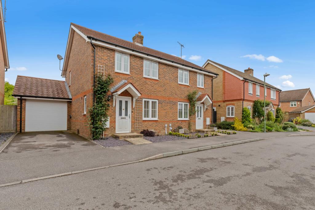 3 bedroom semidetached house for sale in Oak Tree Drive, Hassocks