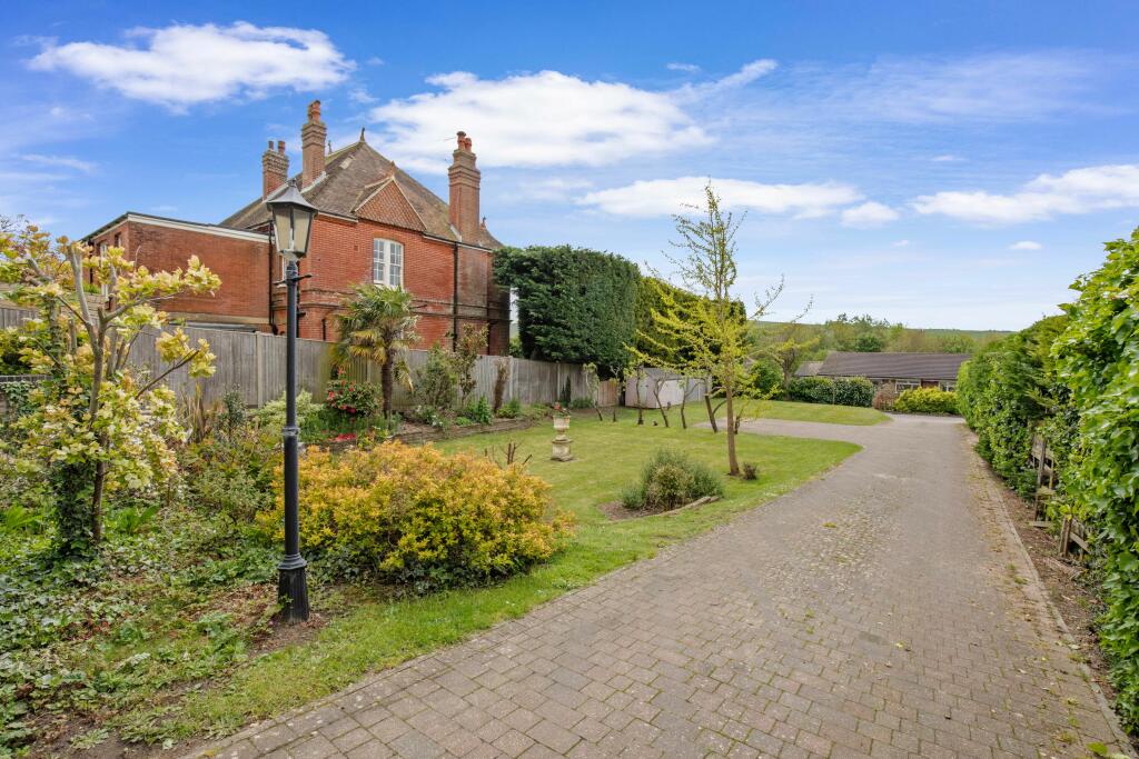 Additional property image - South Bank, Hassocks, West Sussex, BN6 8JP