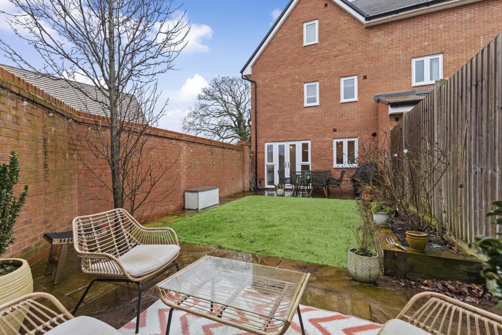 Additional property image - Hamfield Drive, Hassocks, West Sussex, BN6 9ZW