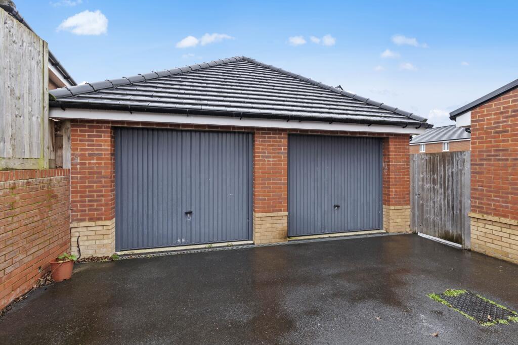 Additional property image - Hamfield Drive, Hassocks, West Sussex, BN6 9ZW