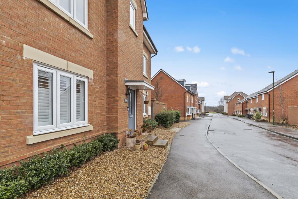 Additional property image - Hamfield Drive, Hassocks, West Sussex, BN6 9ZW