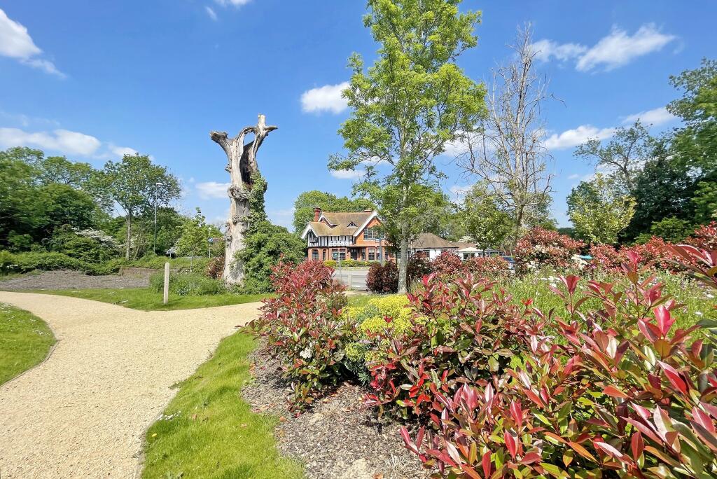 Additional property image - Hamfield Drive, Hassocks, West Sussex, BN6 9ZW