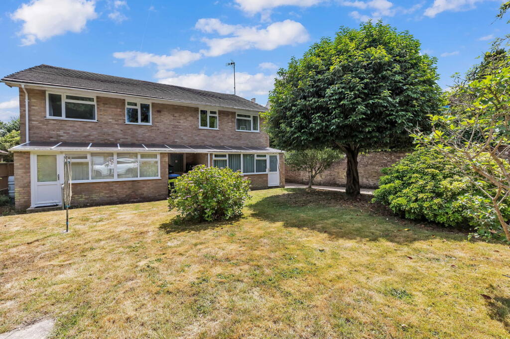 Main image of property: Woodsland Road, Hassocks, BN6 8ET
