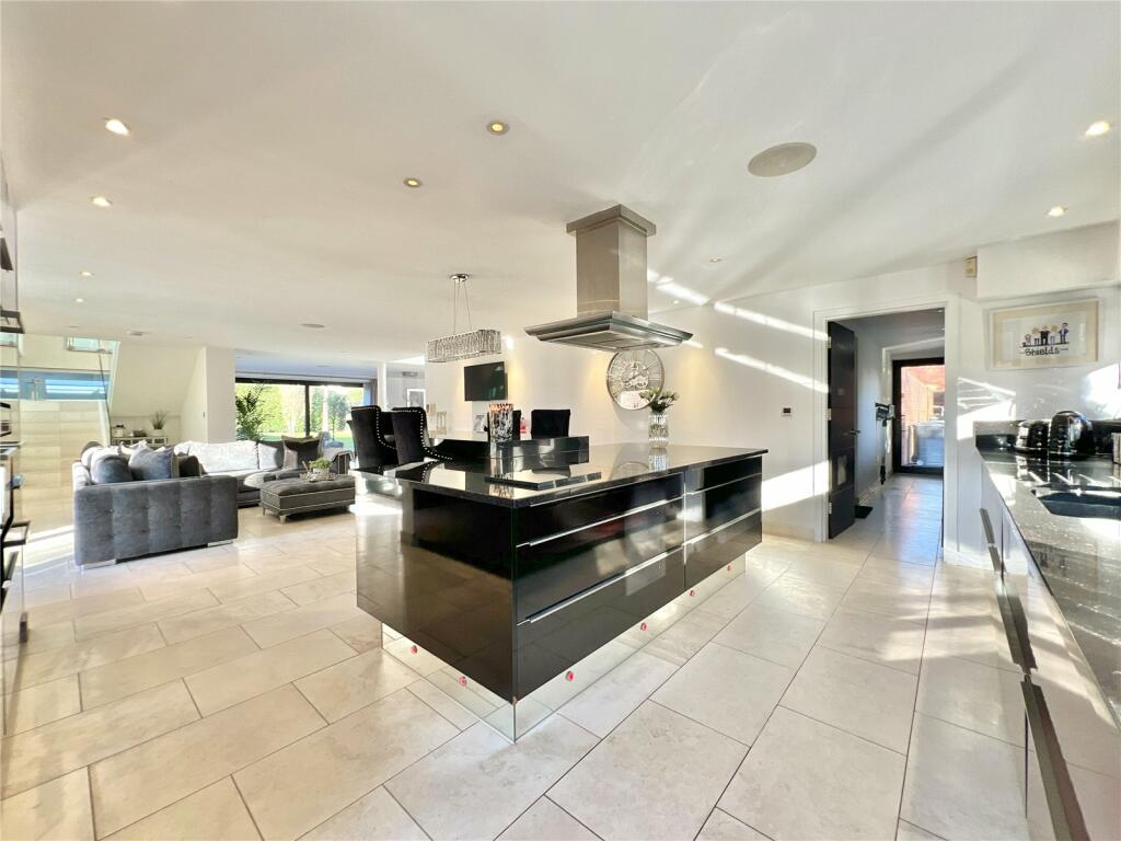 Additional property image - Nant Fawr Court, Heol Esgyn, Cyncoed, Cardiff, CF23