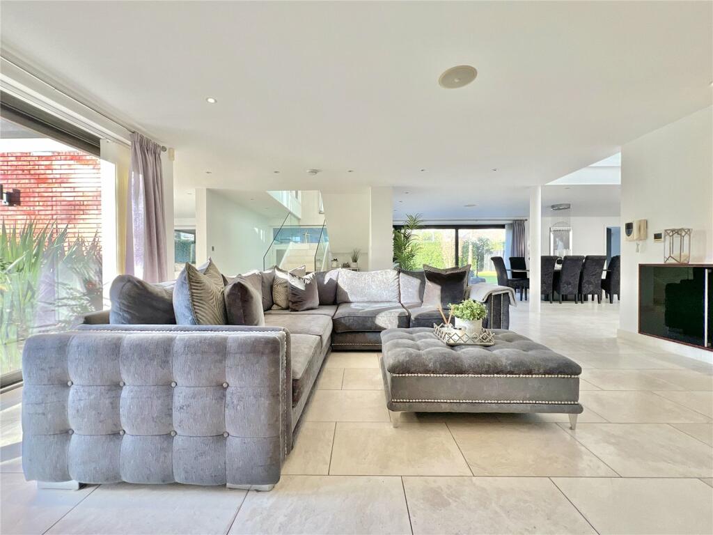 Additional property image - Nant Fawr Court, Heol Esgyn, Cyncoed, Cardiff, CF23