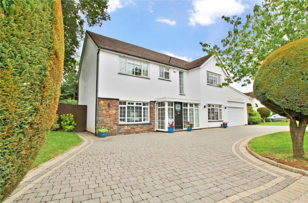 4 bedroom detached house for sale in Meadow Close, Cyncoed, Cardiff, CF23