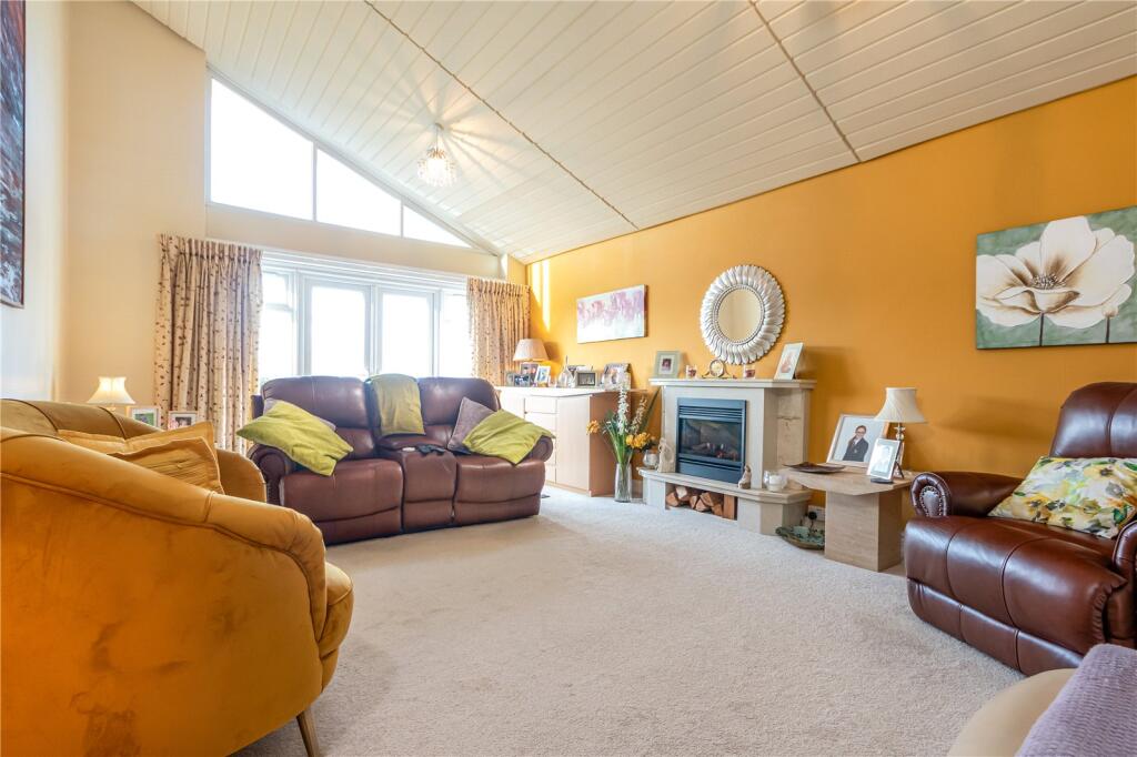 Additional property image - Cefn Coed Gardens, Cyncoed, Cardiff, CF23