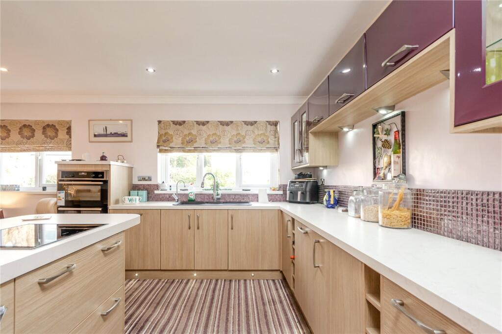 Additional property image - Cefn Coed Gardens, Cyncoed, Cardiff, CF23