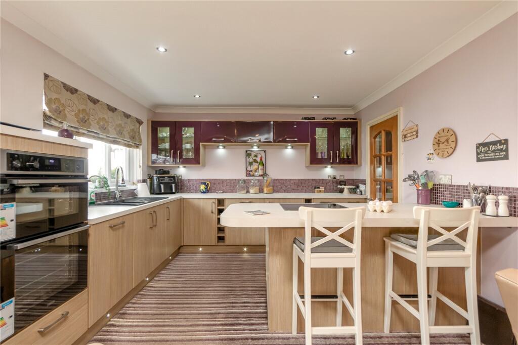 Additional property image - Cefn Coed Gardens, Cyncoed, Cardiff, CF23