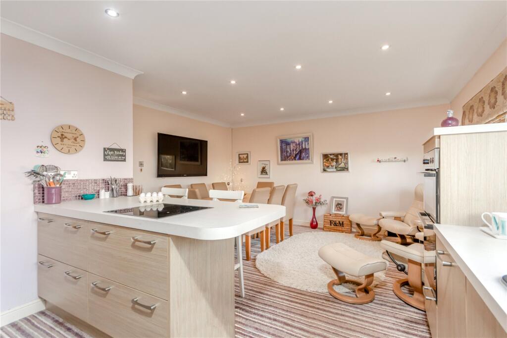 Additional property image - Cefn Coed Gardens, Cyncoed, Cardiff, CF23