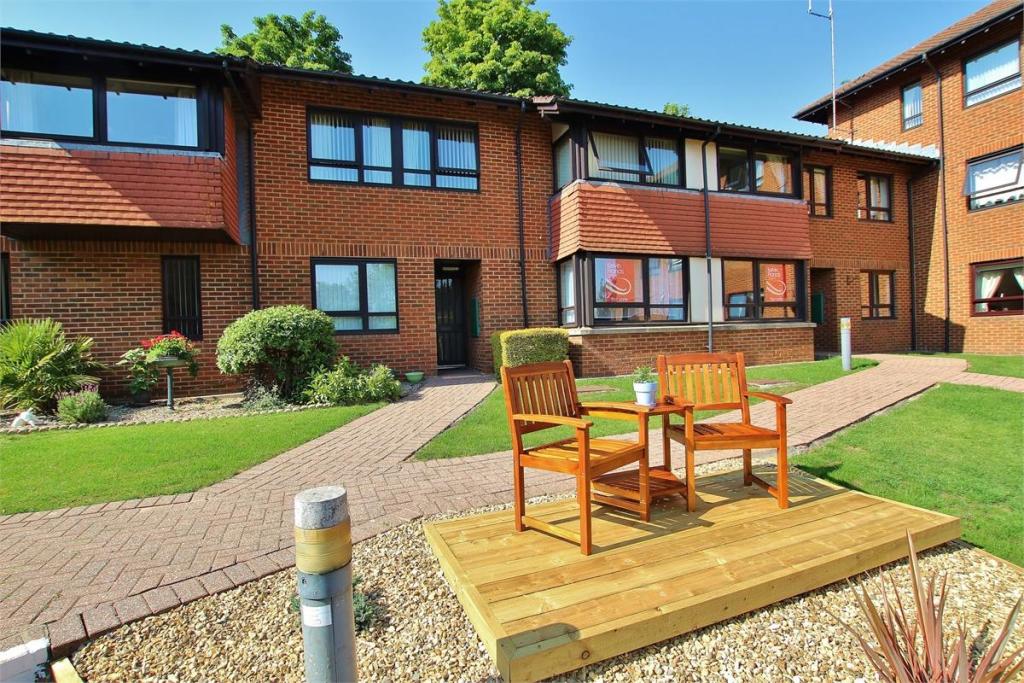 2 bedroom retirement property for sale in Dyfed House, Glenside Court