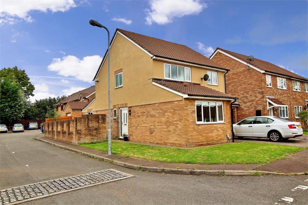 4 bedroom detached house for sale in Sanderling Drive, St Mellons