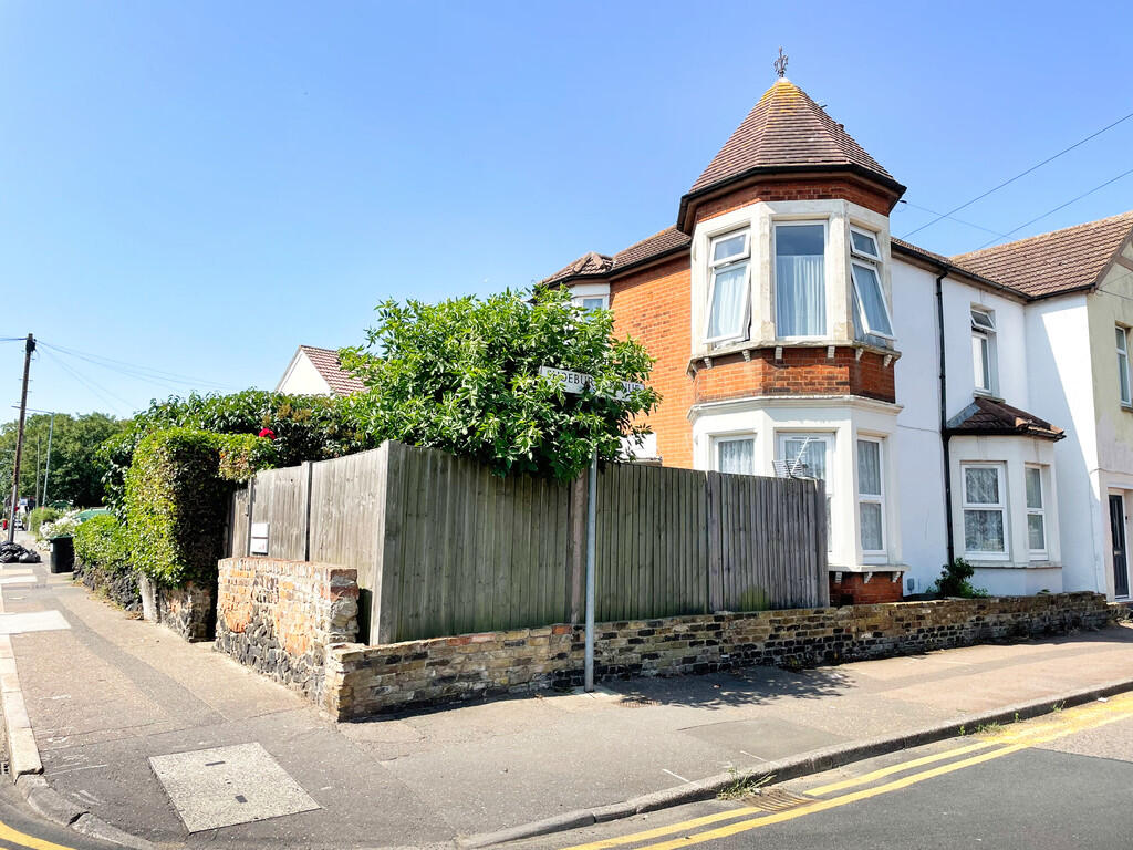 Main image of property: 69 High Street, Shoeburyness