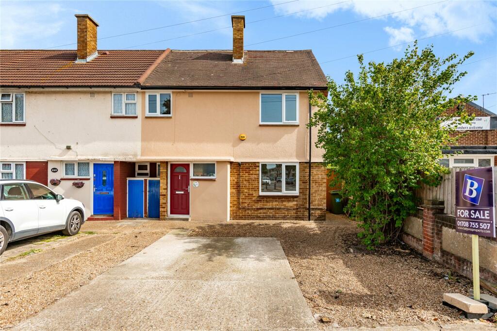 3 bedroom house for sale in Dagenham Road, Rush Green, RM7