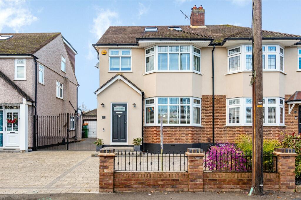 4 bedroom semidetached house for sale in Helmsdale Road, Rise Park, RM1