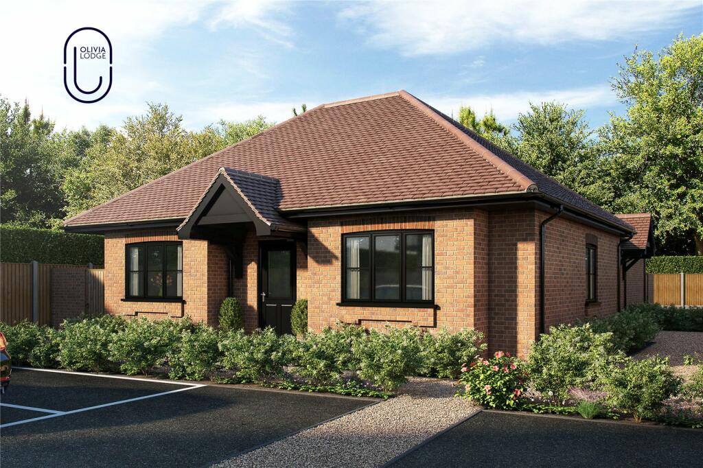 3 bedroom bungalow for sale in Dassia Close, Romford, RM2