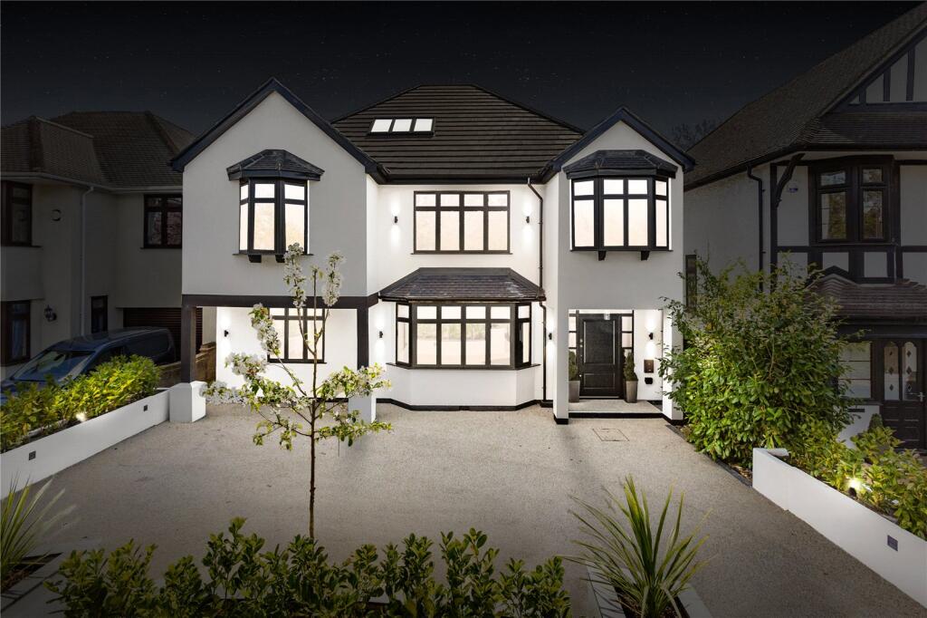 Main image of property: Main Road, Gidea Park, RM2