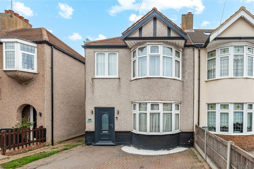 Main image of property: Pettits Lane North, Rise Park, RM1